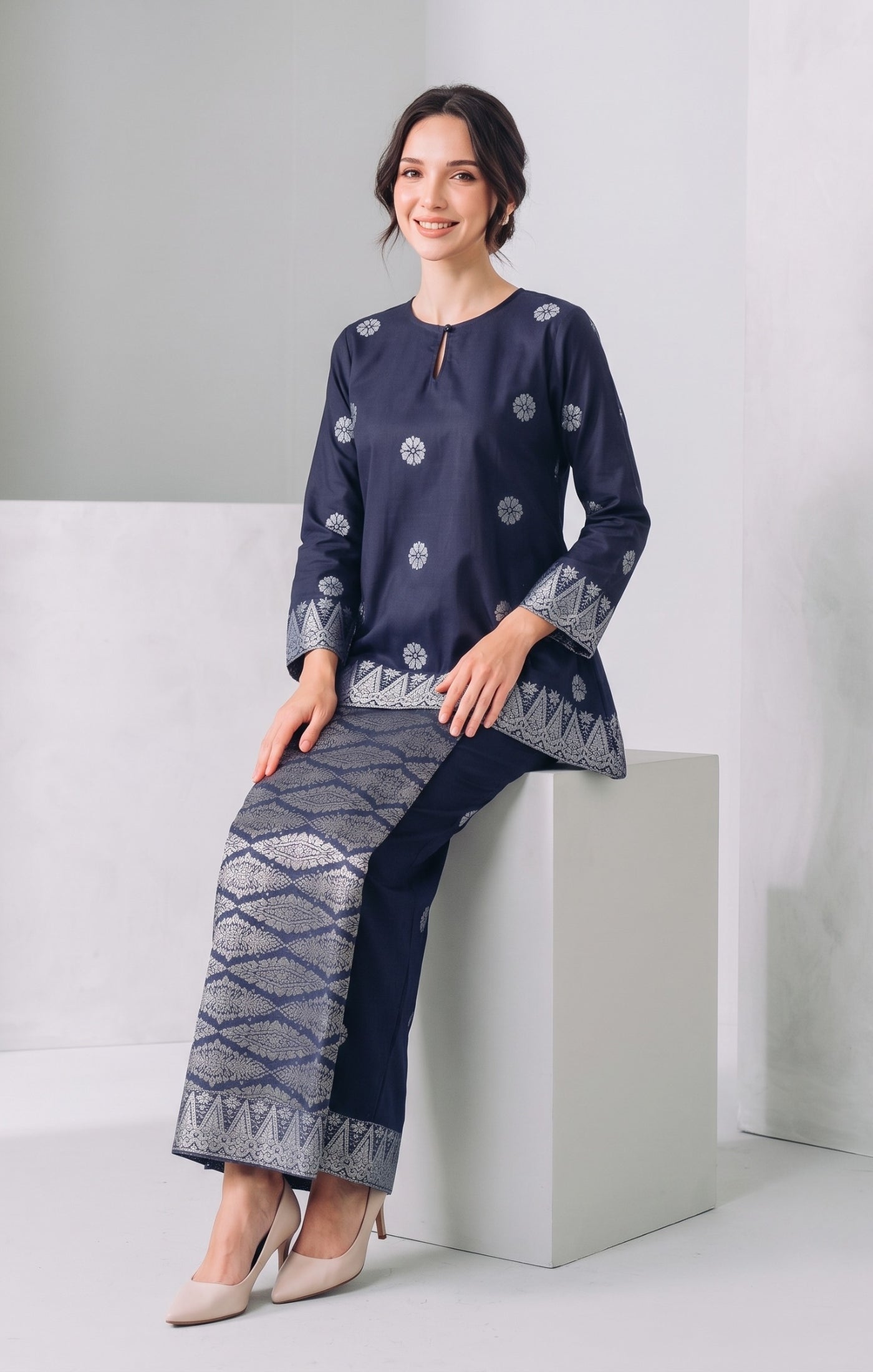 ARYANA KURUNG KEDAH | NAVY BLUE SILVER
