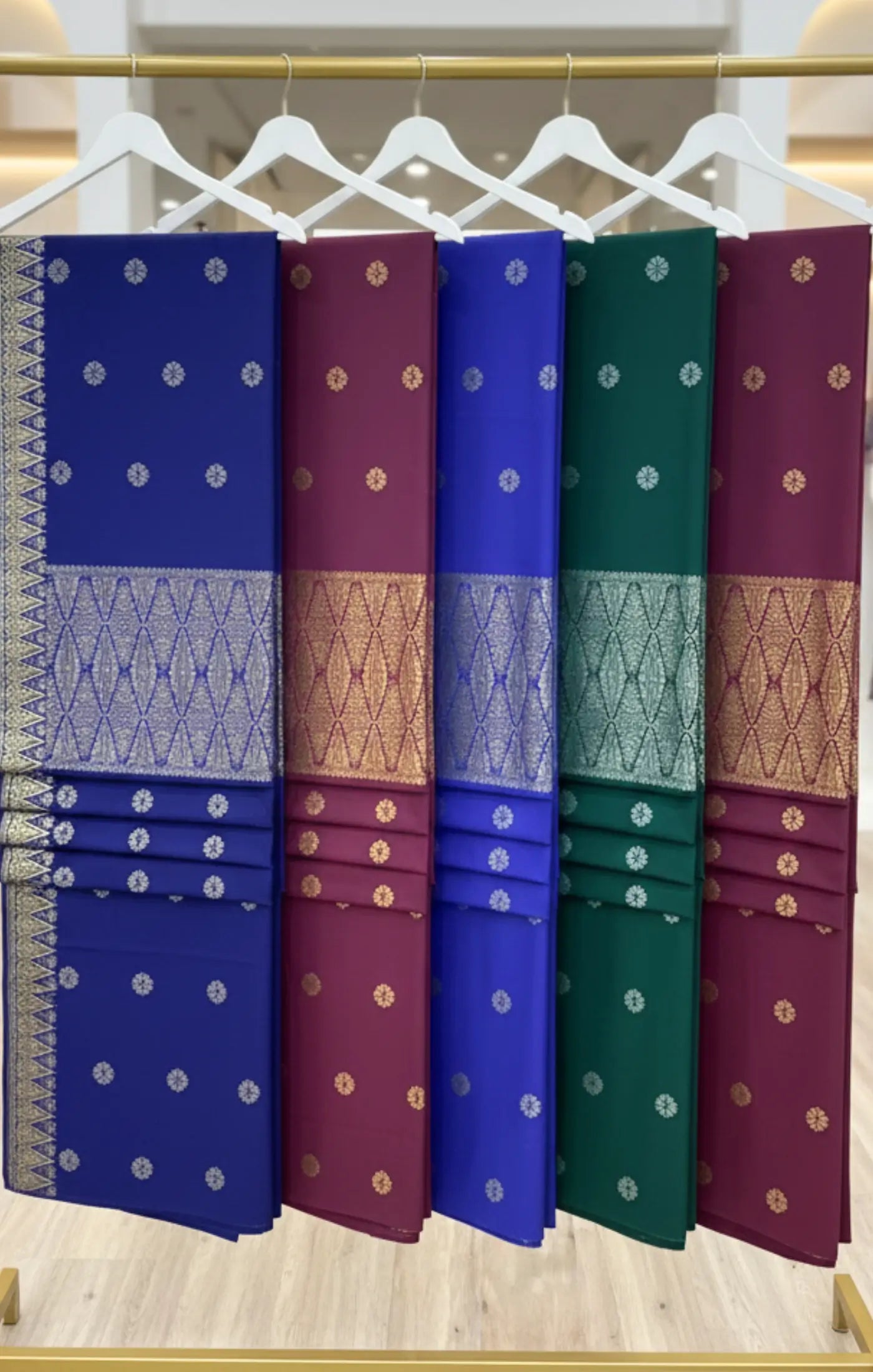 SONGKET BUNGA TABUR