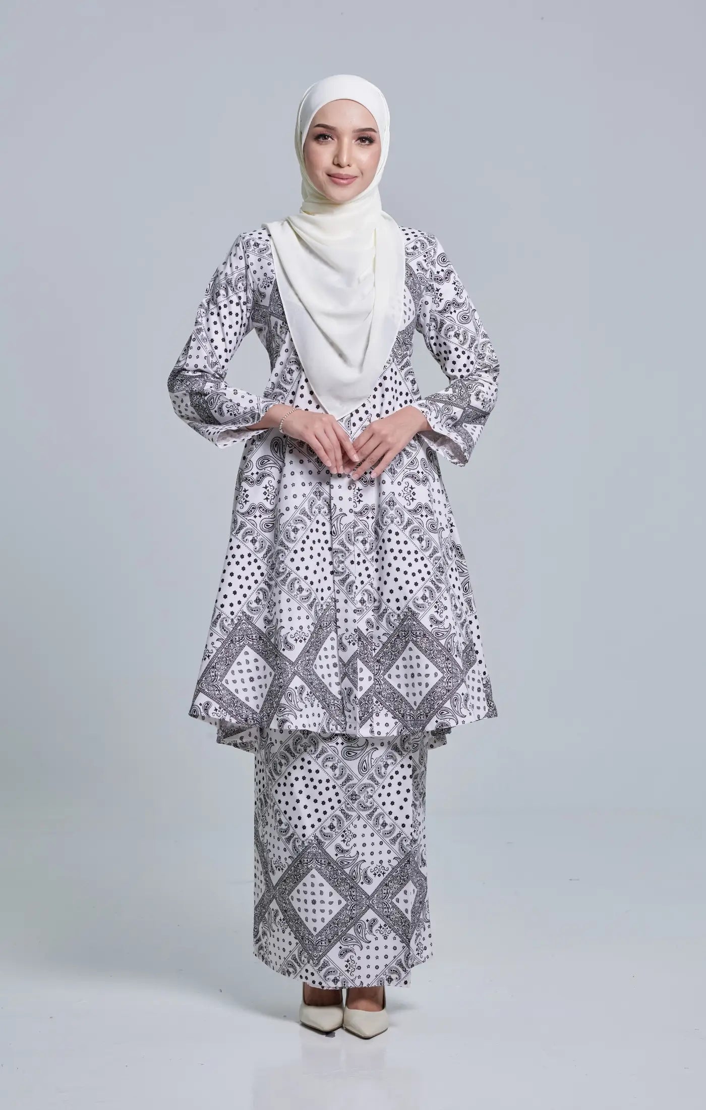 Kebarung | Black & White